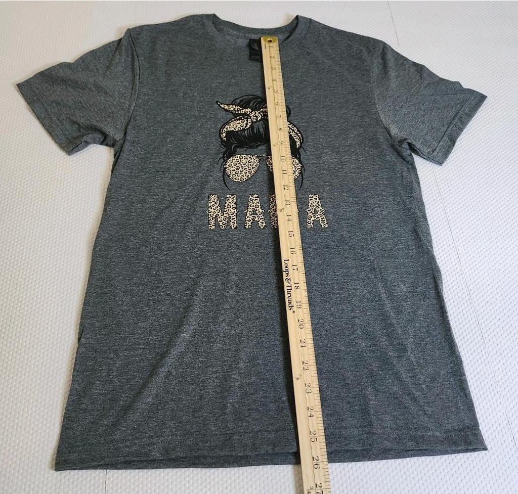 Mama Leopard Sunglasses Messy Bun Graphic Tee – Heather Gray Crewneck Small