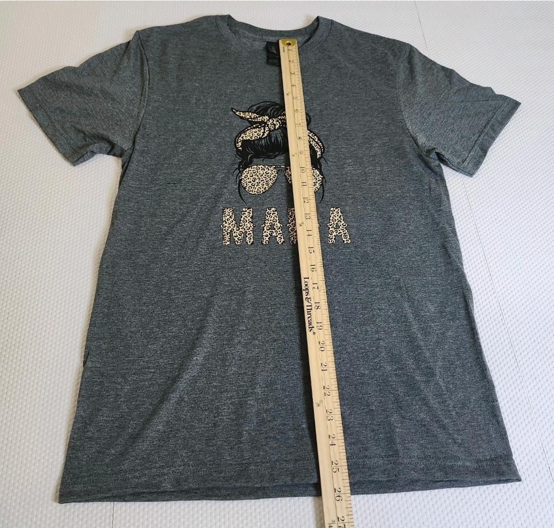 Mama Leopard Sunglasses Messy Bun Graphic Tee – Heather Gray Crewneck Small