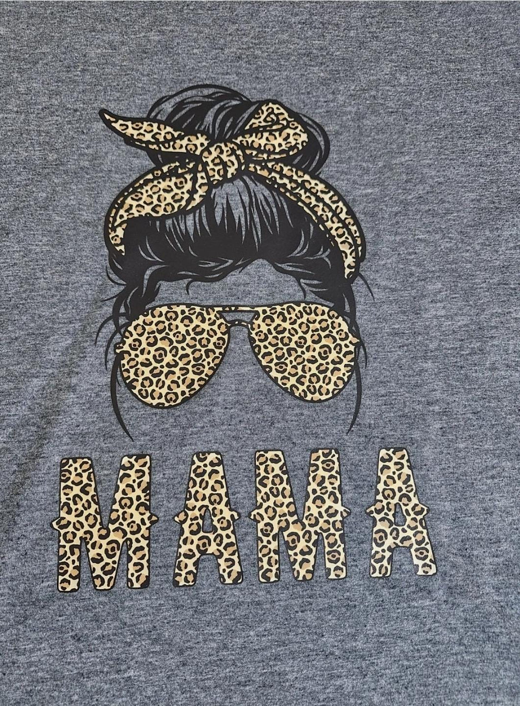 Mama Leopard Sunglasses Messy Bun Graphic Tee – Heather Gray Crewneck Small