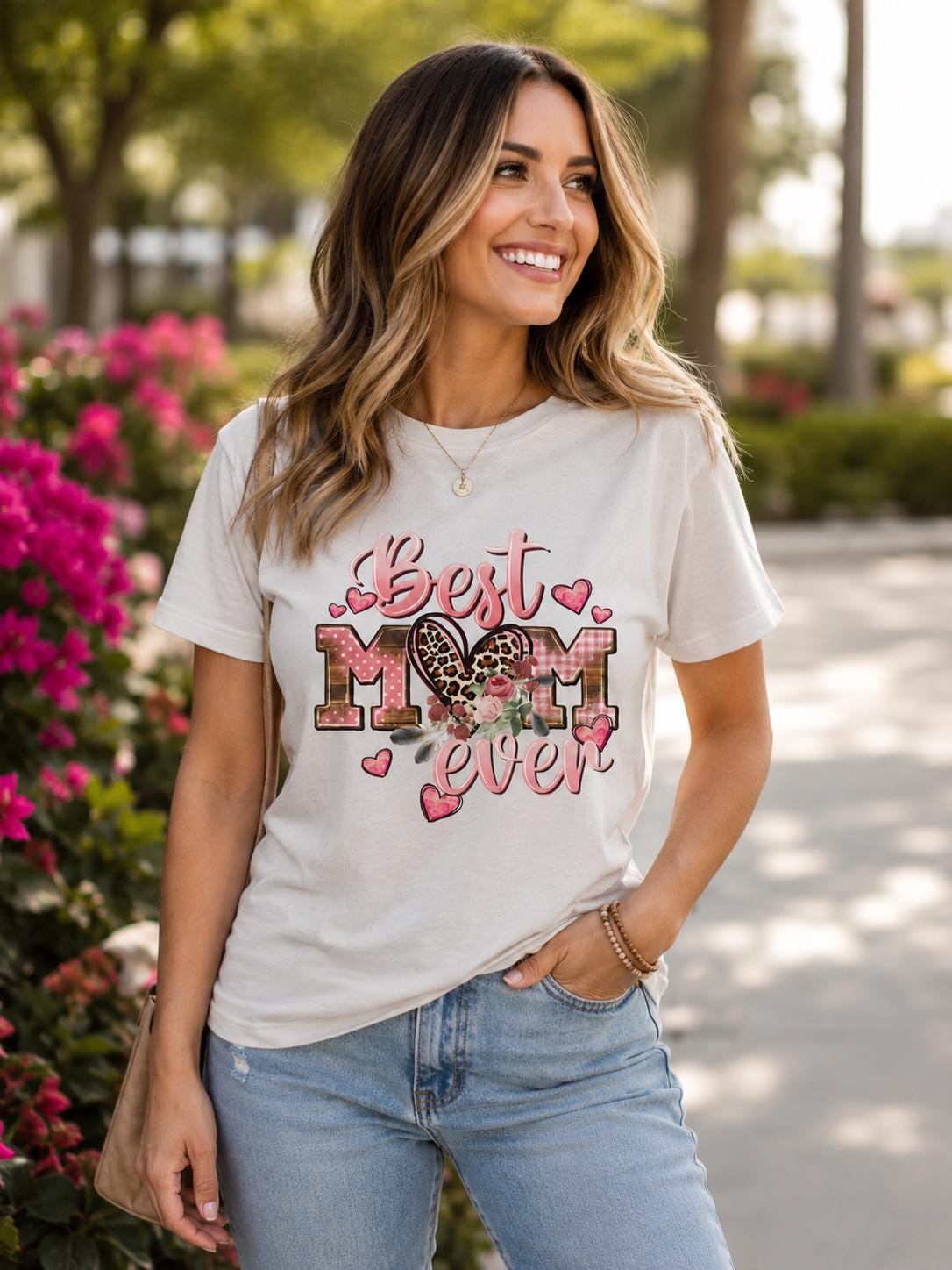 Light Gray "BestMom Ever" Graphic Tee – Pink Lettering, Floral Accents